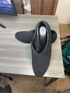 Men’s Black Slip-On Dress Shoes Size 9W